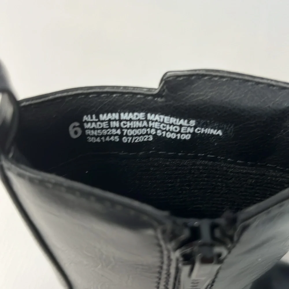 Stylish Black Leather Boots. Phlf 2242